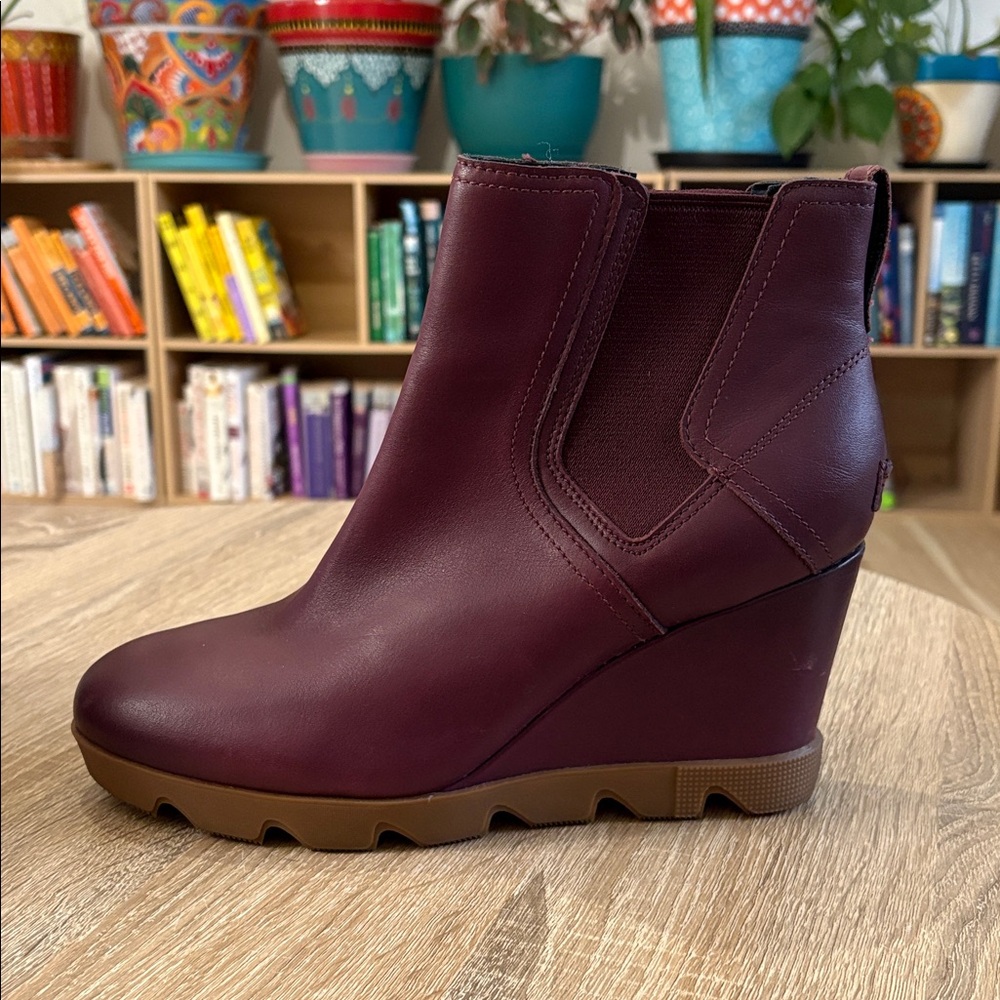 Sorel Joan Uptown Chelsea Plum Wedge Ankle Boots (Size 10) - Picture 6 of 13
